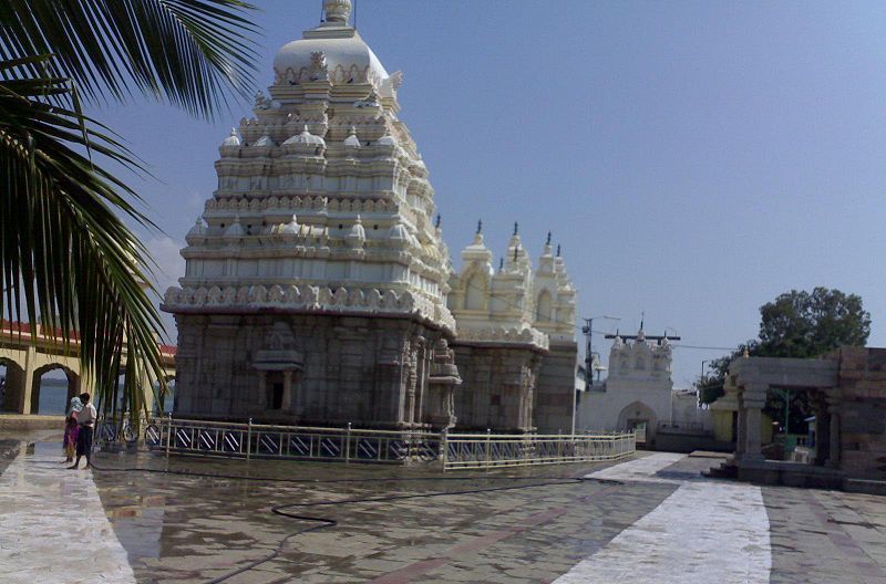 Kudalasangama Garbha Gudi